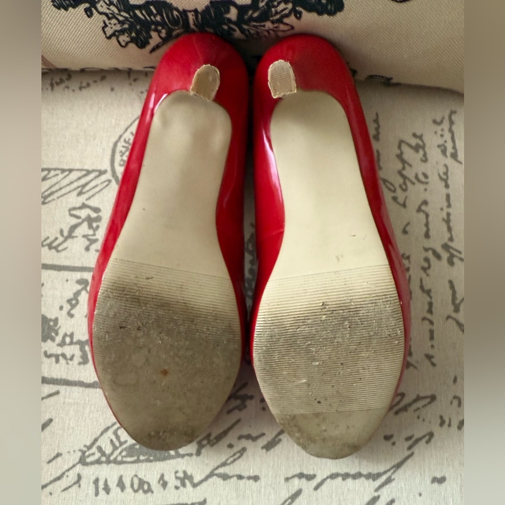 Madden Girl Glossy Red Heels, Size 6 - Picture 7 of 7